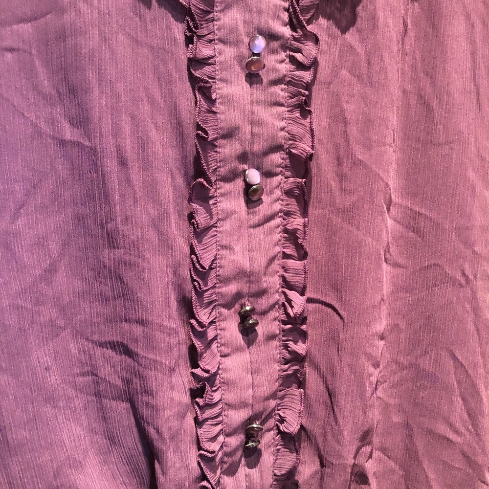 Cute Ruffled Top - Picture 3 of 6